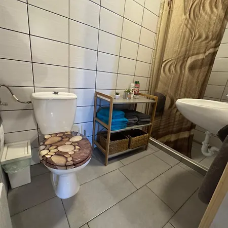 Liliana Es Csonakhaz *