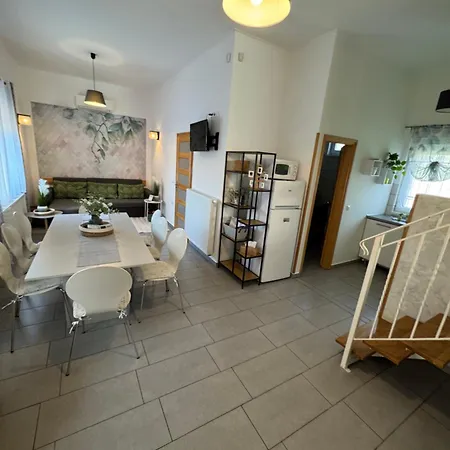 Liliana Es Csonakhaz * Бадачоньтомай