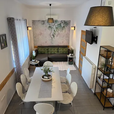 Liliana Es Csonakhaz Apartment
