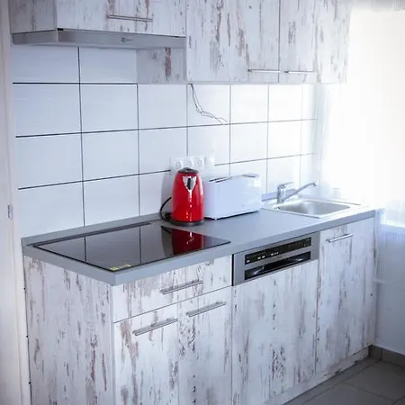 Apartament Liliana Es Csonakhaz *