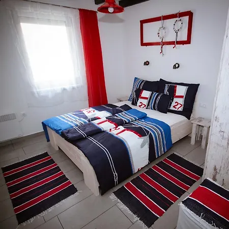 Liliana Es Csonakhaz