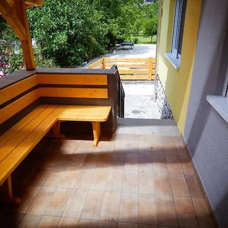 Liliana Es Csonakhaz