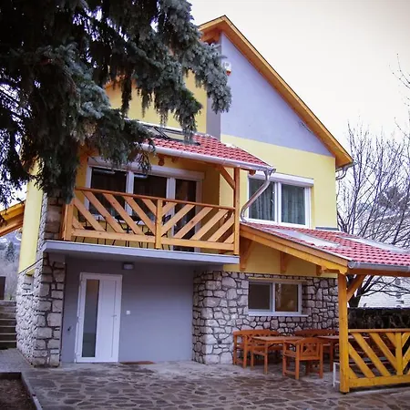 Apartment Liliana Es Csonakhaz Badacsonytomaj