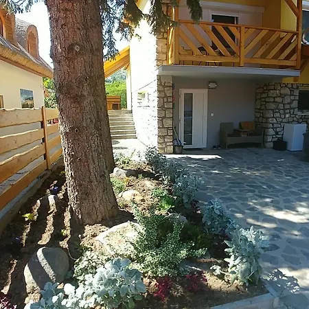 Liliana Es Csonakhaz Badacsonytomaj