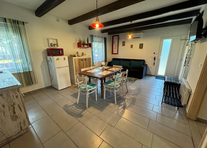Liliana Es Csonakhaz Apartament *