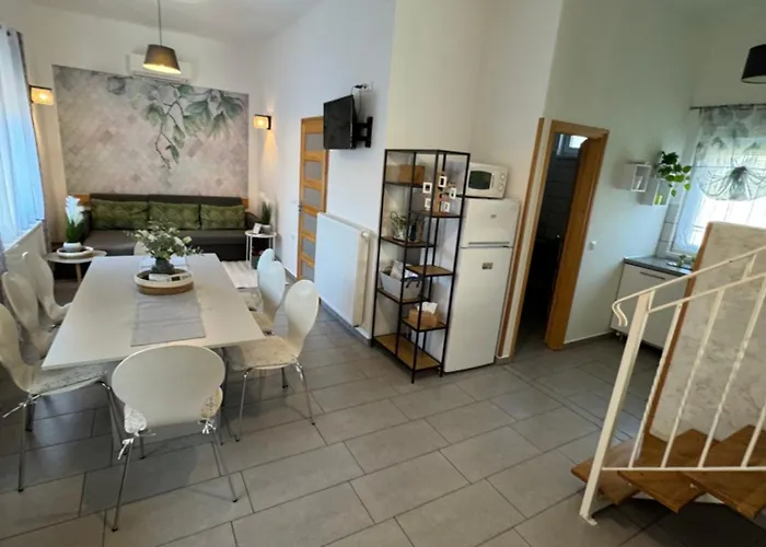 Liliana Es Csonakhaz * בדקסוניטומאי