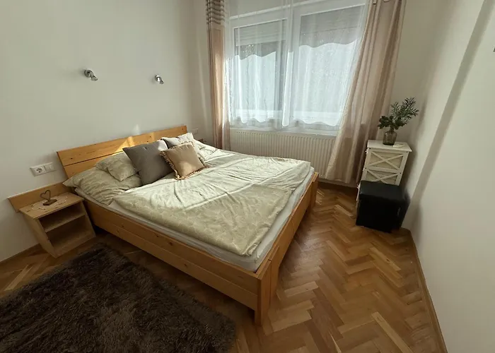 Liliana Es Csonakhaz דירה *